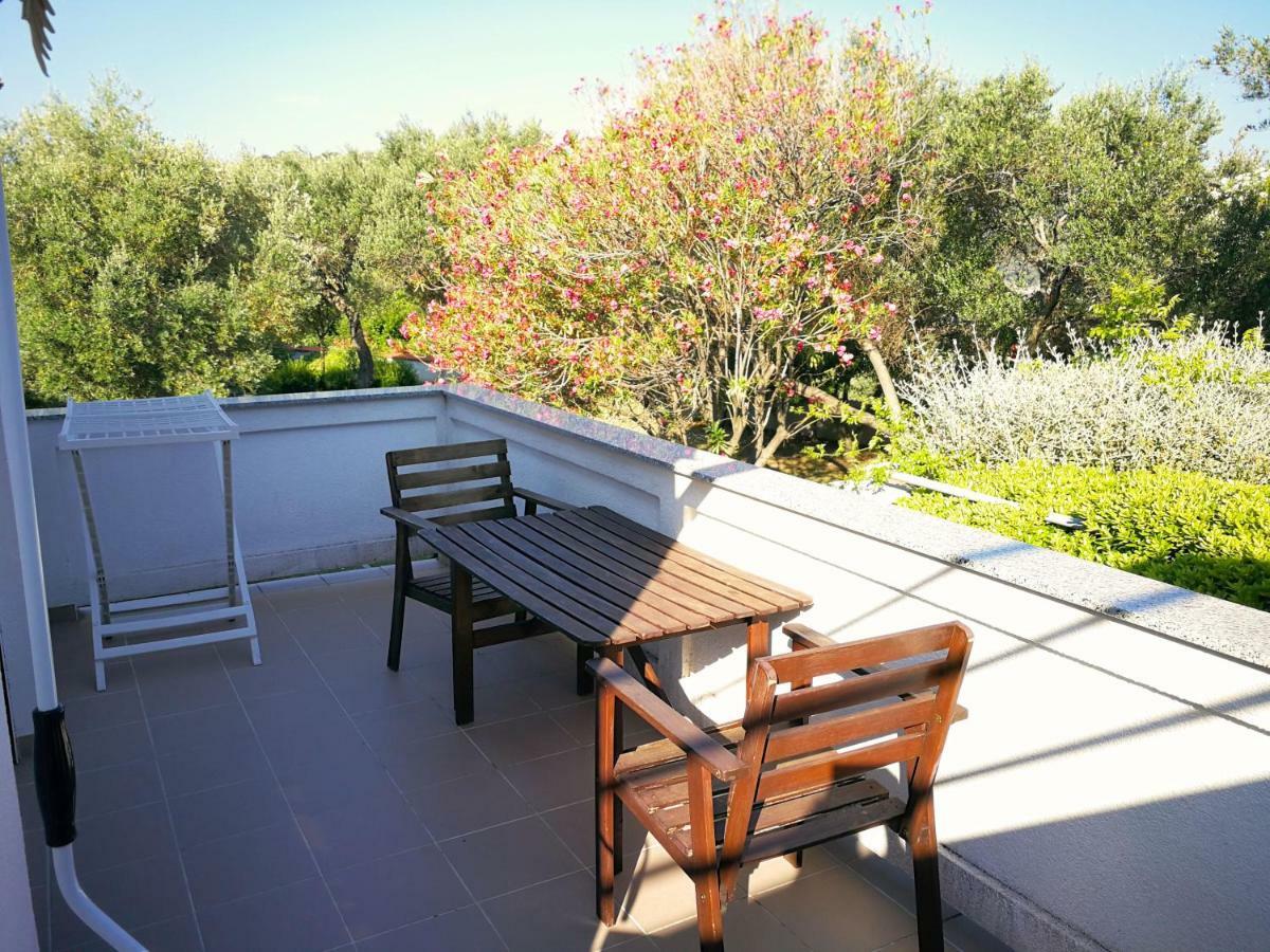 Family Friendly Apartments Island Rab Kampor Екстериор снимка