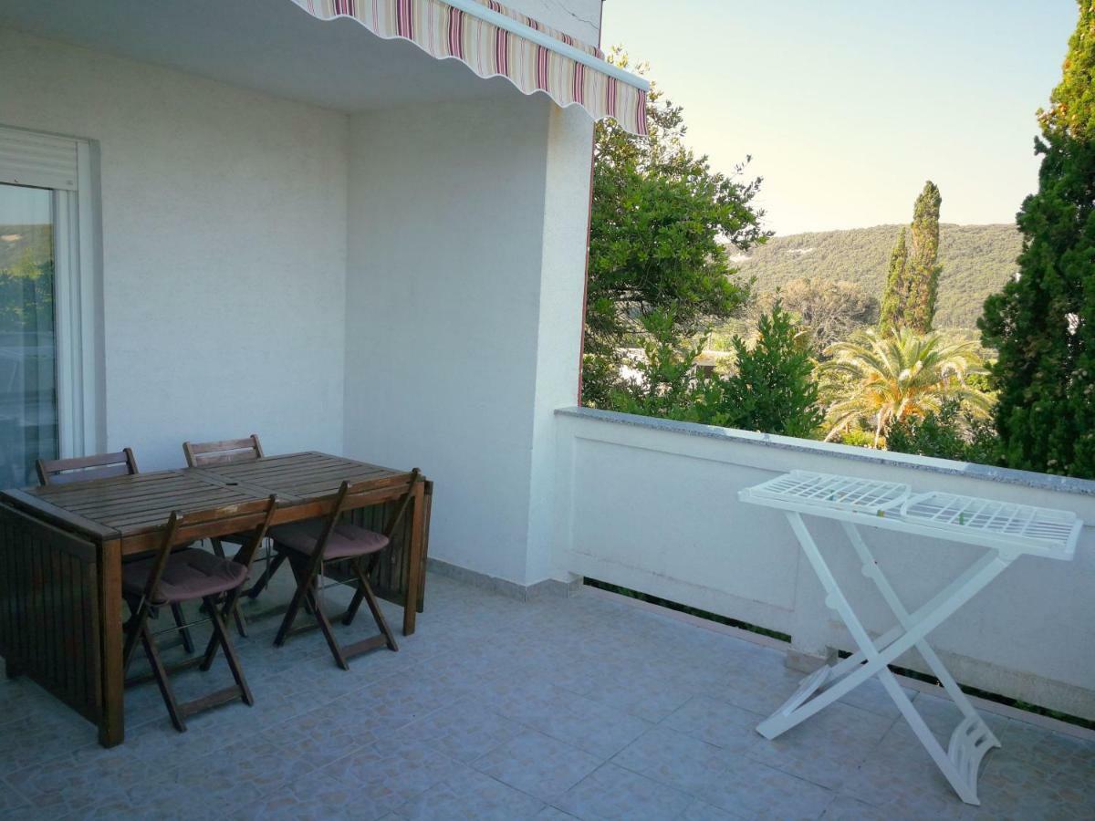 Family Friendly Apartments Island Rab Kampor Екстериор снимка