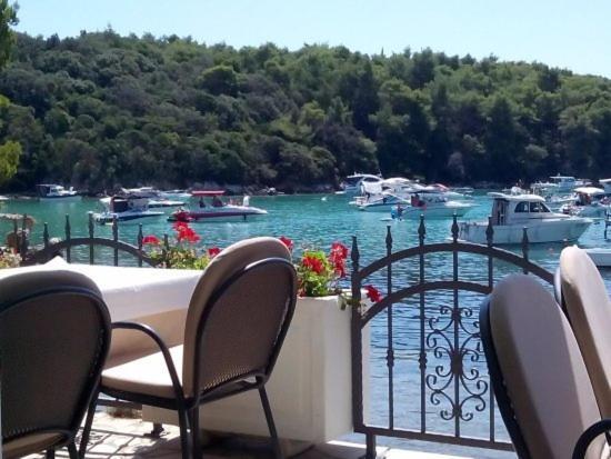 Family Friendly Apartments Island Rab Kampor Екстериор снимка